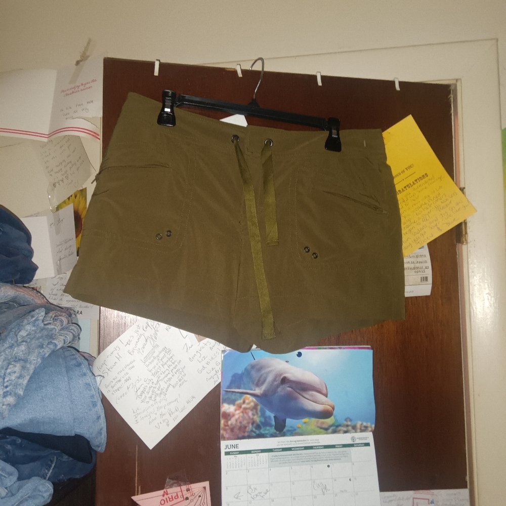 Athleta Moto Pocket Yoga Shorts